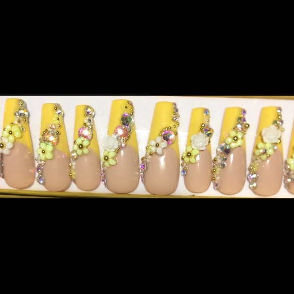 Ballerina Coffin Press On Nails (Pretty Petals) in a yellow & nude French tip💛 - Picture 3 of 6